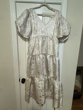 SUGARLIPS white and gold maxi size XL